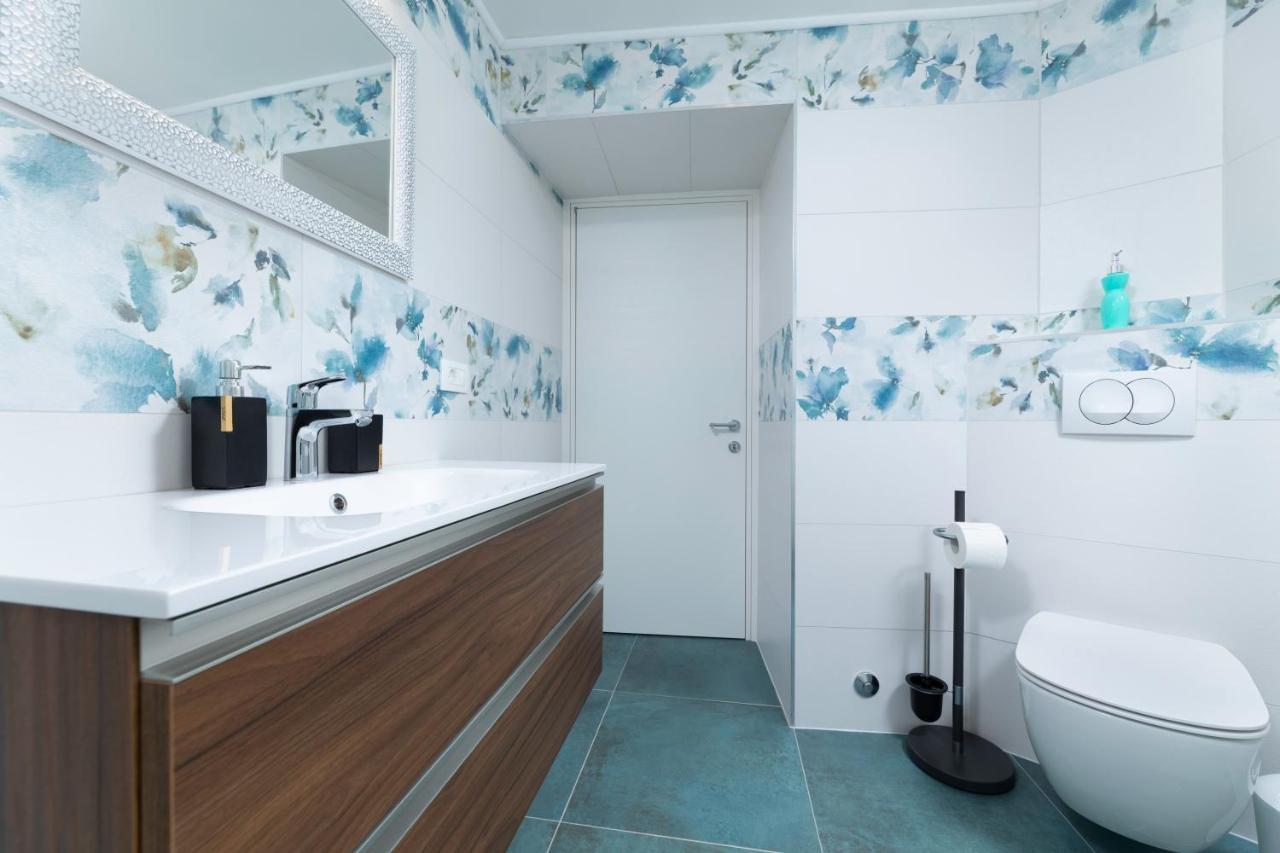 Studio, 70 Steps From The Beach Baska  Luaran gambar