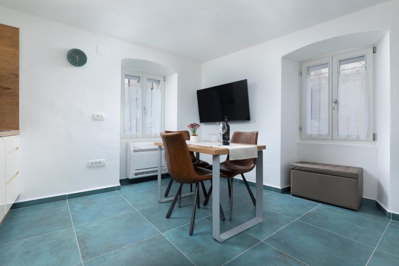 Studio, 70 Steps From The Beach Baska  Luaran gambar