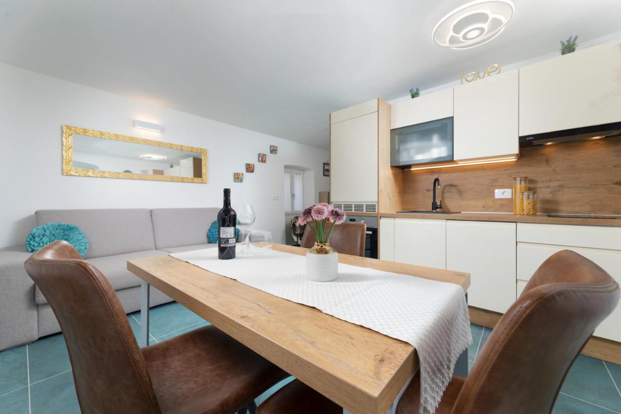 Studio, 70 Steps From The Beach Baska  Luaran gambar