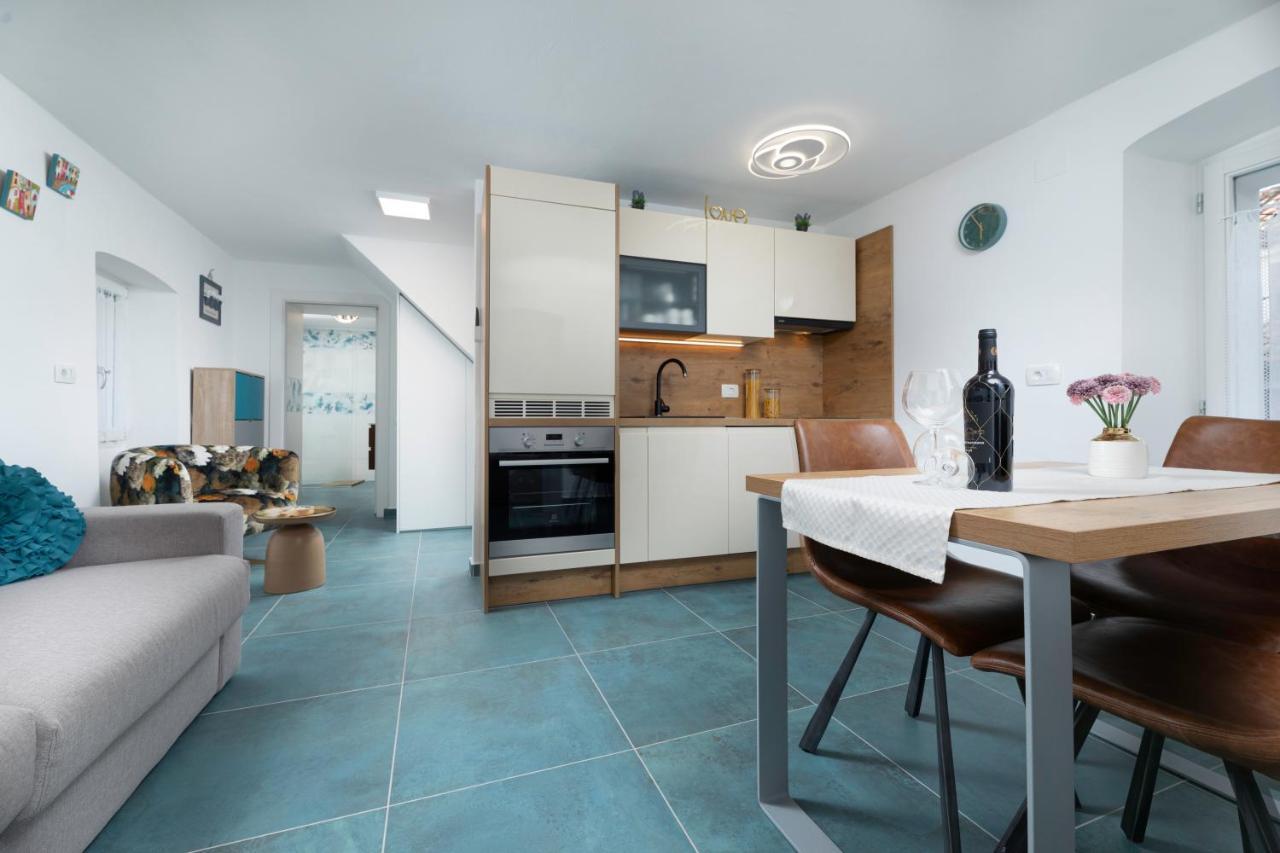 Studio, 70 Steps From The Beach Baska  Luaran gambar